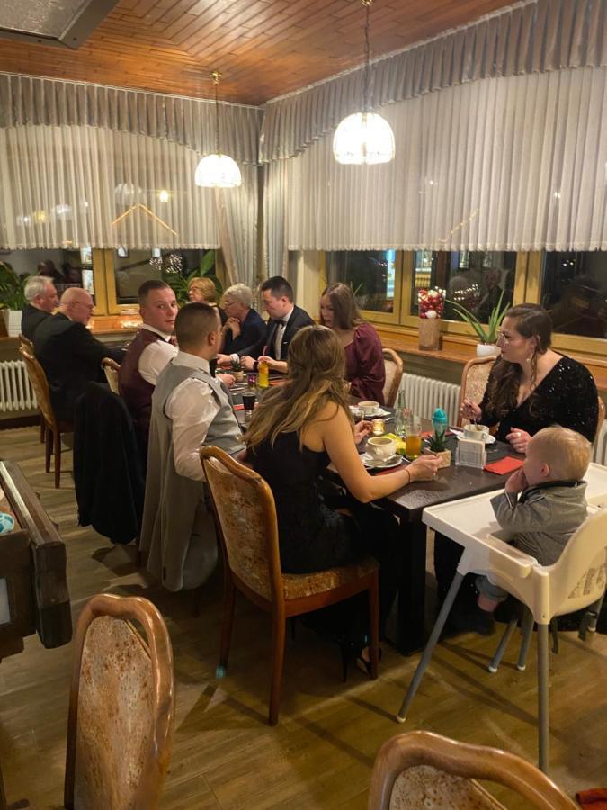 Hotel-Restaurant Theis-Muehle Biersdorf Exterior foto